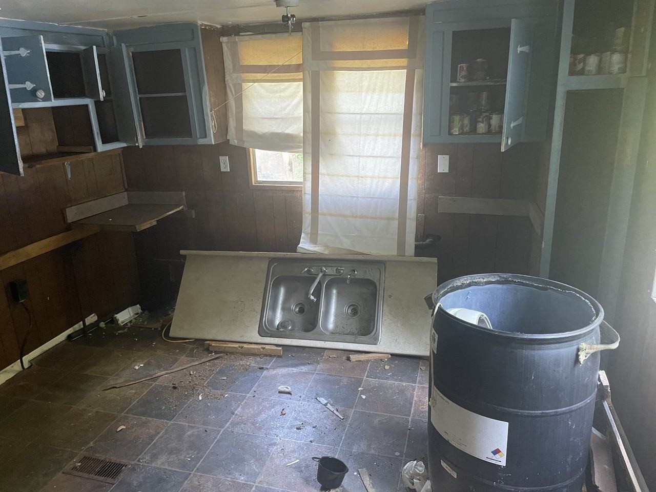 Kenova: 1105 15th Street - Photo 3 of 10