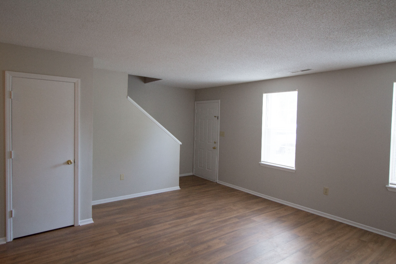 1202 Hulon Circle - Photo 3 of 8