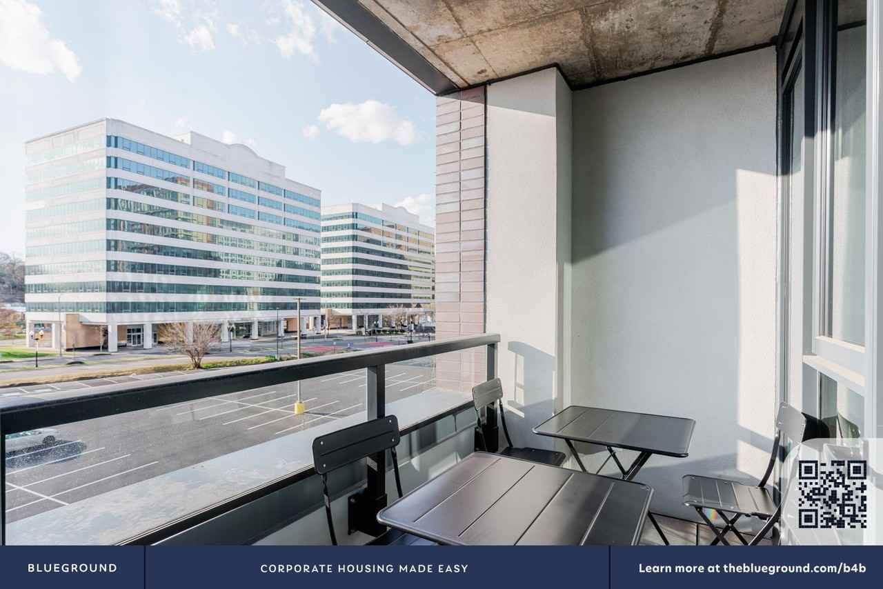 3030 South Potomac Avenue - Photo 6 of 38