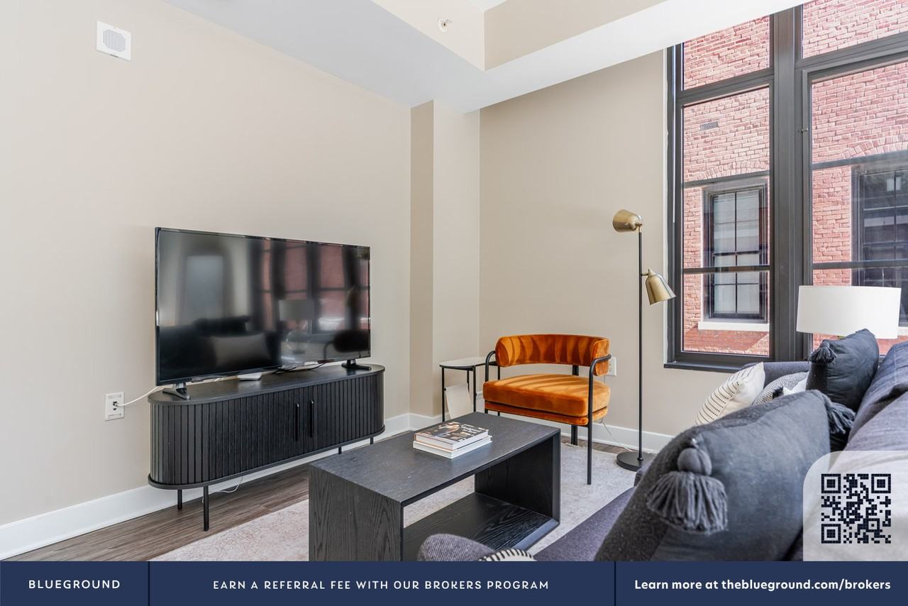 465 New York Ave Nw #1049 - Photo 5 of 39