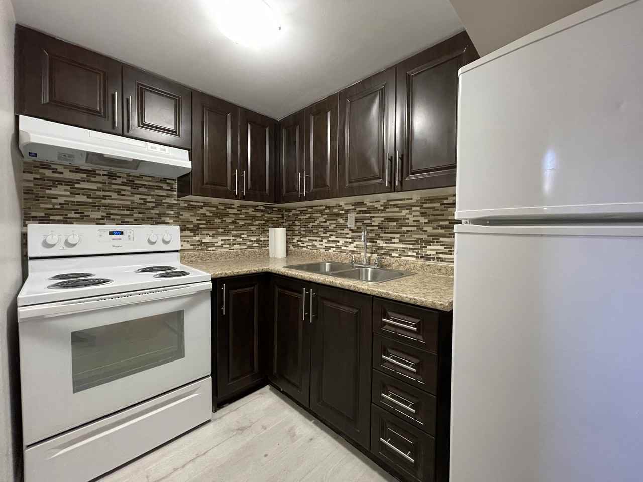 2 Marshall Boulevard - Photo 2 of 11