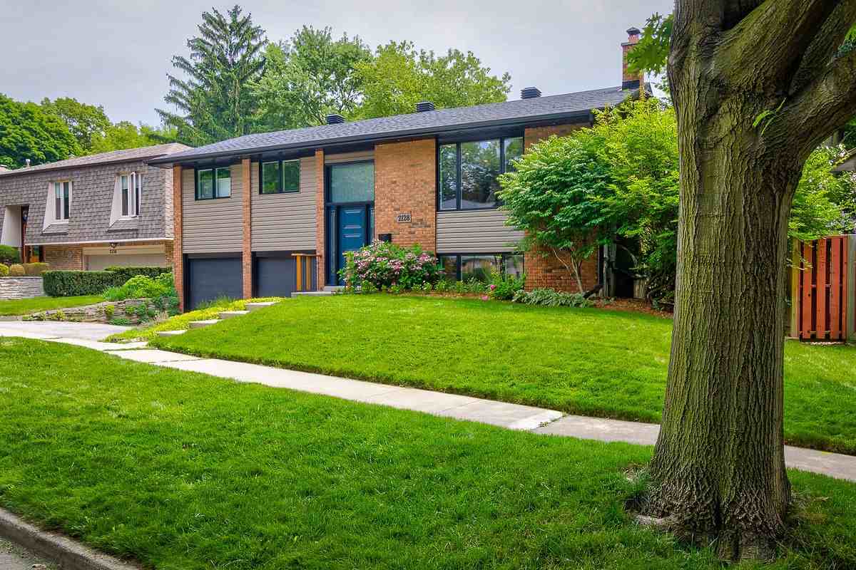 2128 Dunedin Road - Photo 3 of 53