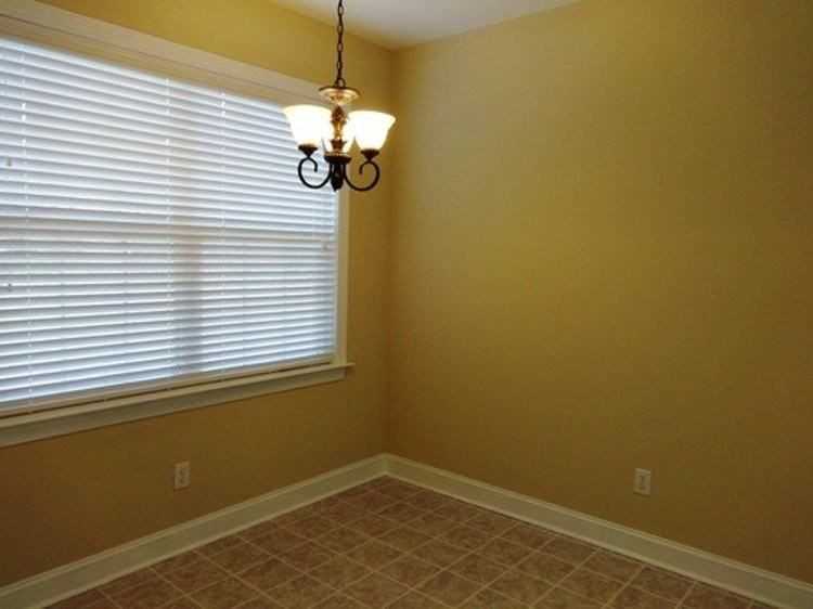 211 White St - Photo 2 of 15