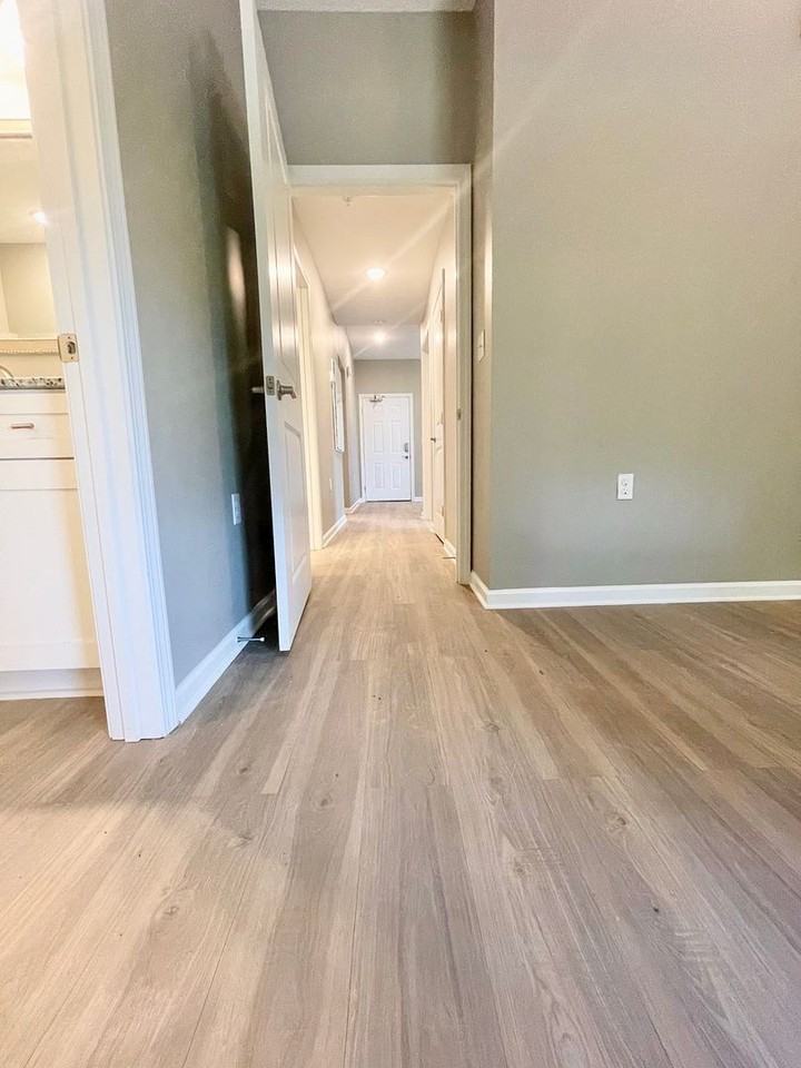 4424 Highway 22 - Photo 5 of 11