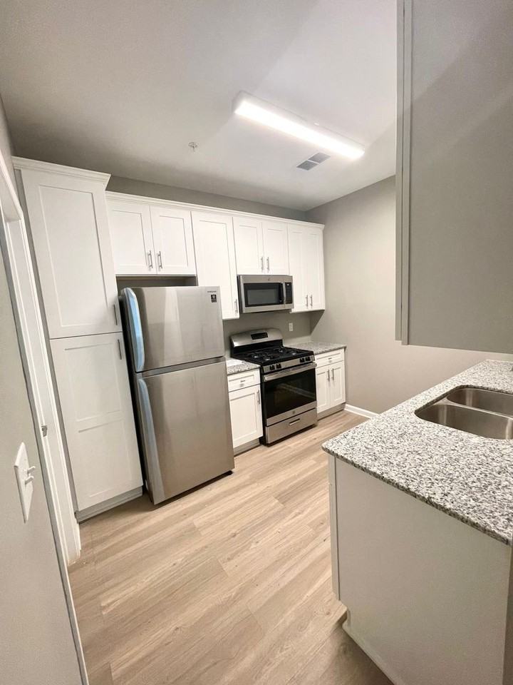 4424 Highway 22 - Photo 6 of 11