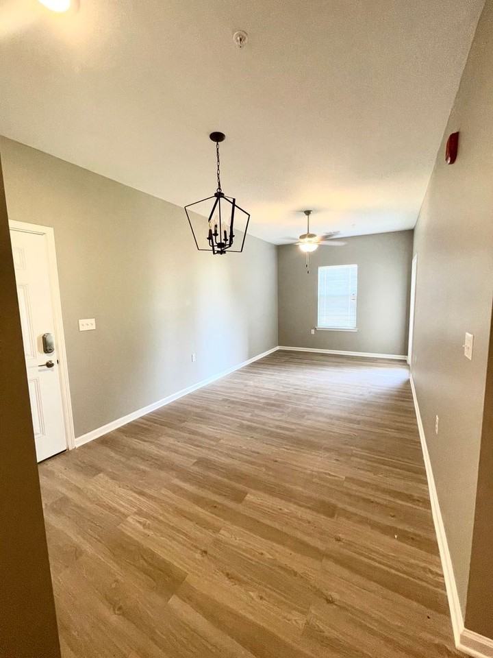 4424 Highway 22 - Photo 7 of 11