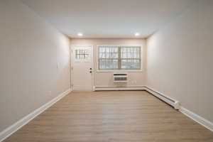 featured image of 709 Burdeck St