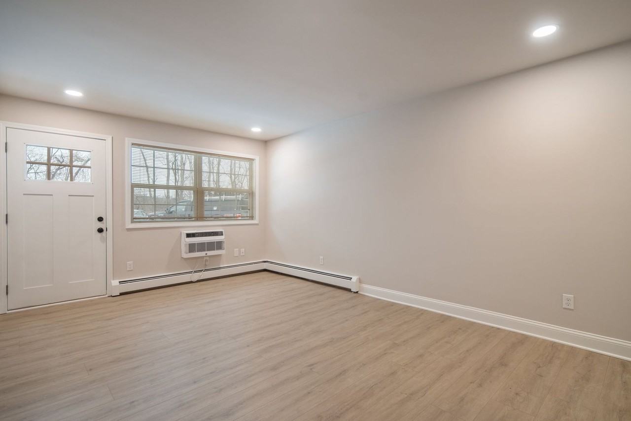 Burdeck Street Apartments - Photo 4 of 41