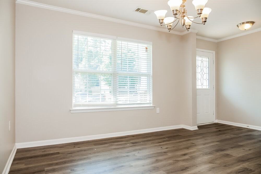 1424 Eastway Dr - Photo 6 of 17