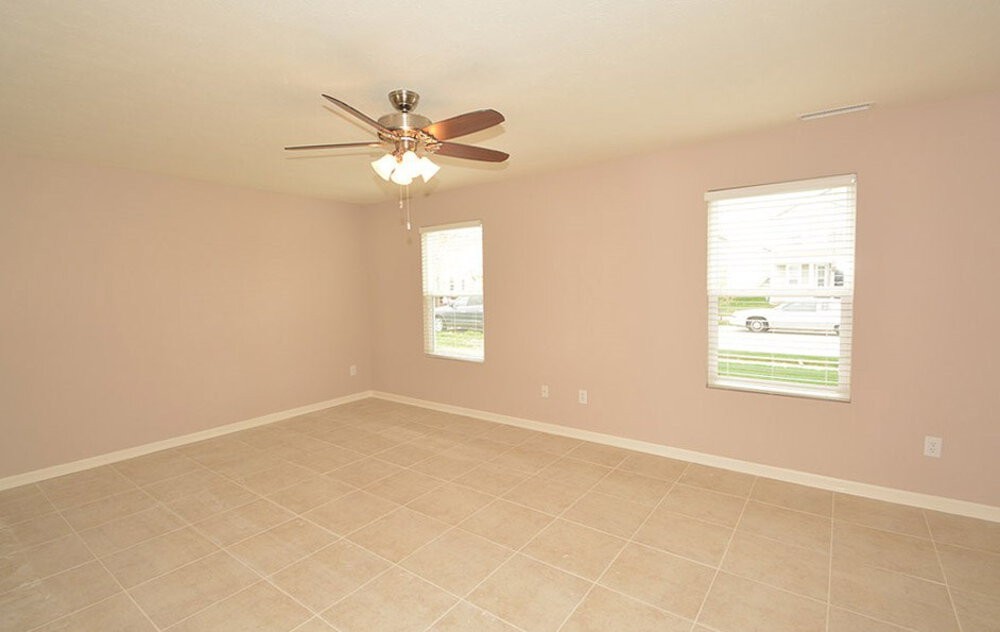 2363 Bristol Dr - Photo 2 of 16