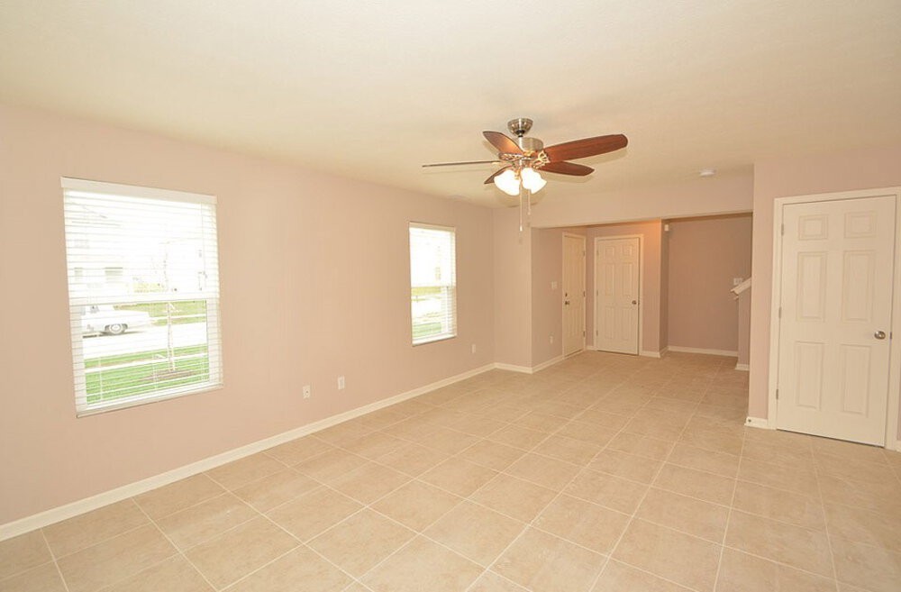 2363 Bristol Dr - Photo 4 of 16