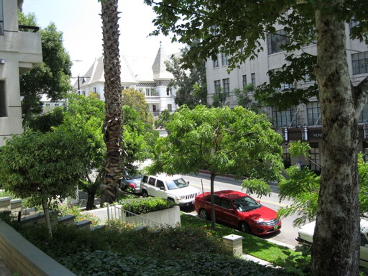 Franklin Apts - Photo 2 of 4