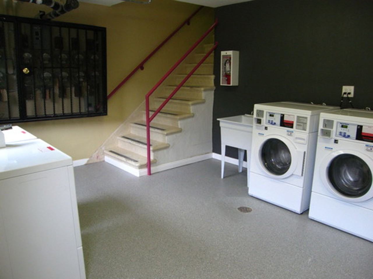Franklin Apts - Photo 4 of 4