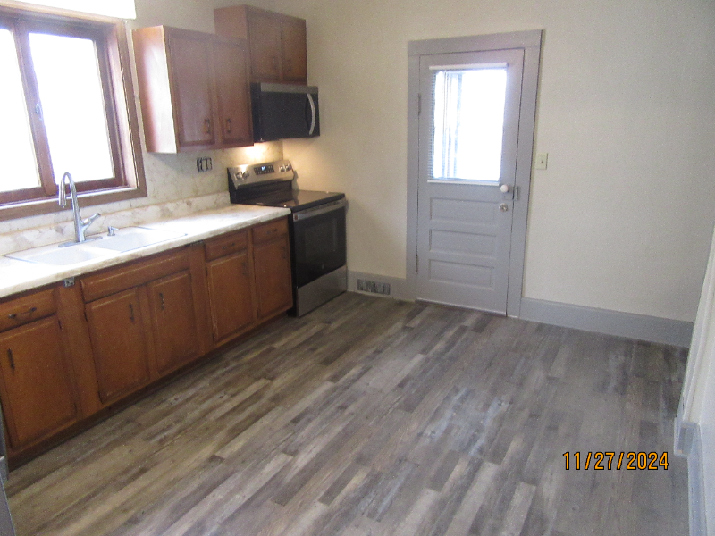 119 Maple St #121 - Photo 2 of 10