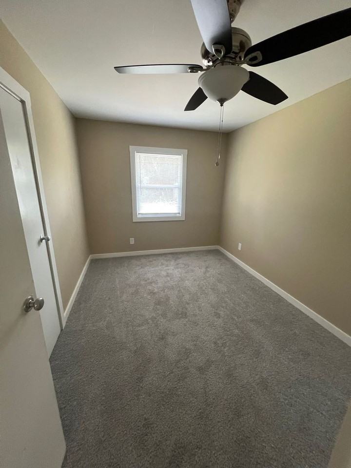 1109 W Alden Ave - Photo 2 of 17