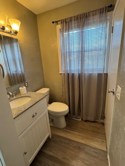 820 Chelsea Dr - Photo 2 of 8