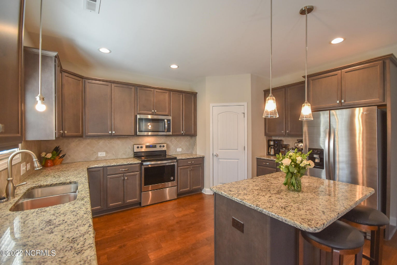 625 Overland Ct - Photo 4 of 20