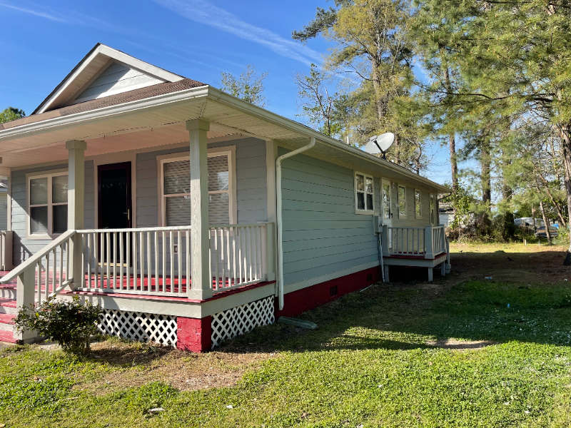 113 Oakdale Dr - Photo 2 of 8