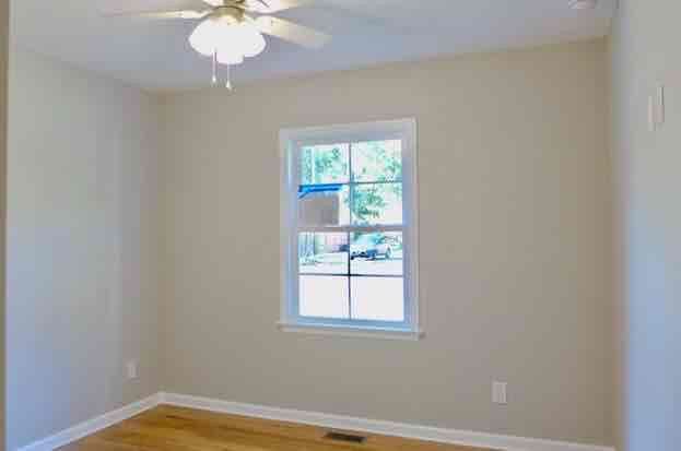 111 Monroe Dr - Photo 4 of 10