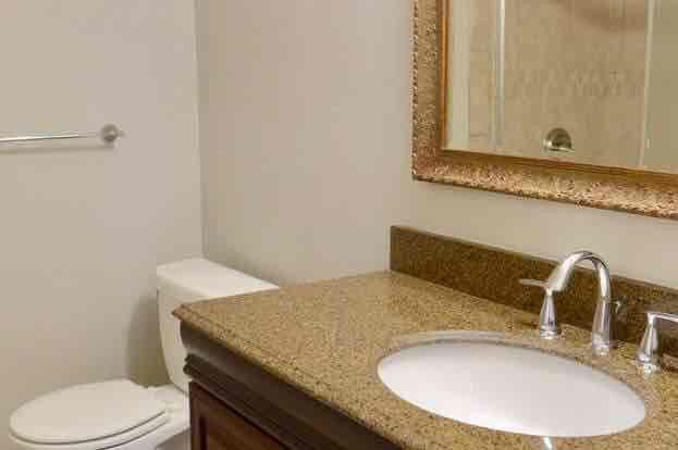 111 Monroe Dr - Photo 5 of 10