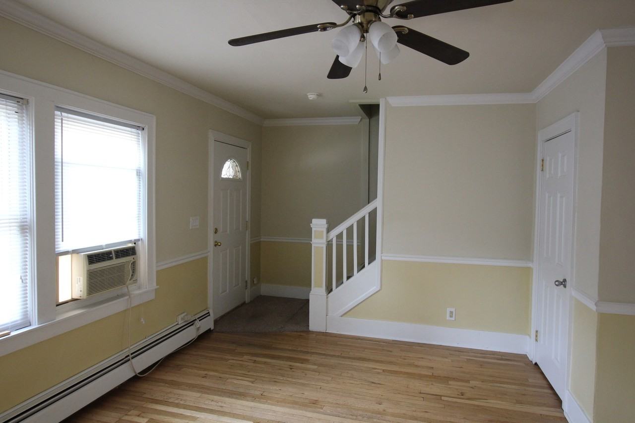 232 N Summit - Photo 2 of 33