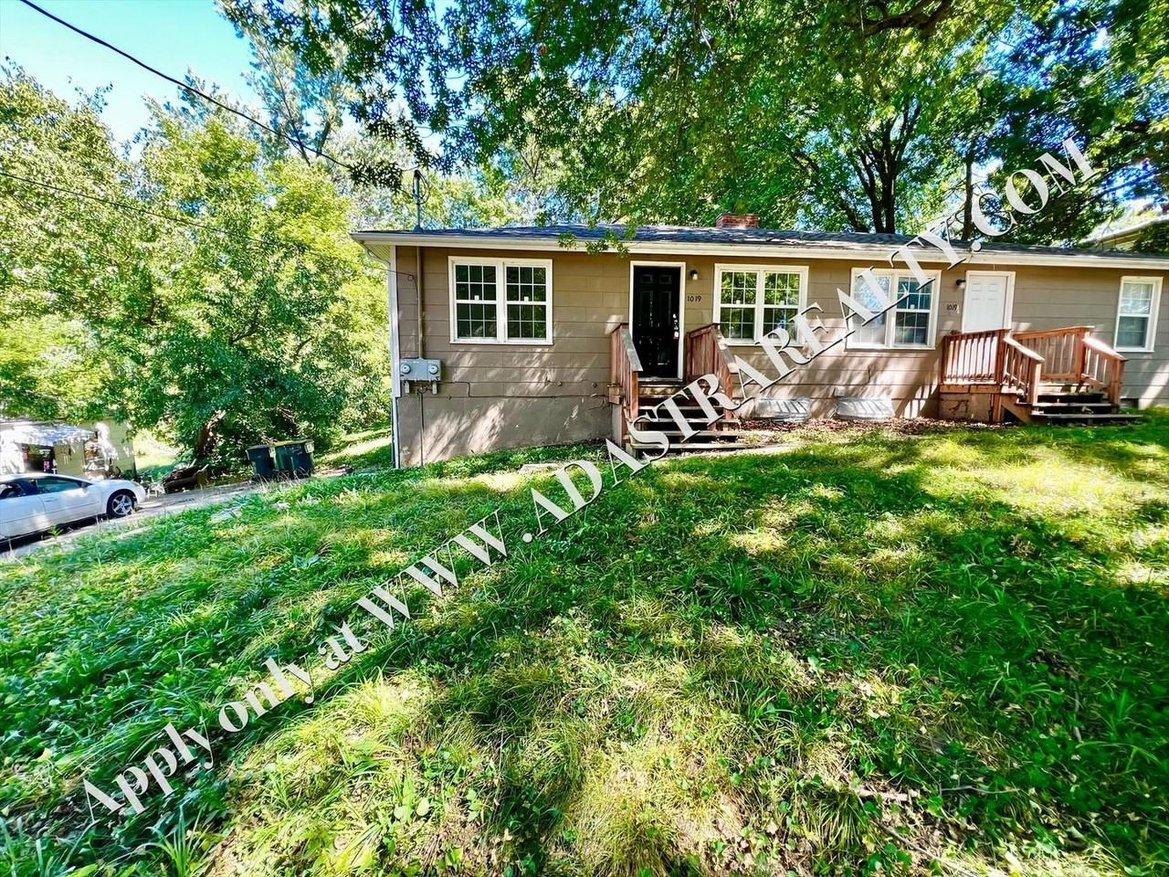 1019 1/2 S Glenwood Ave - Photo 2 of 12