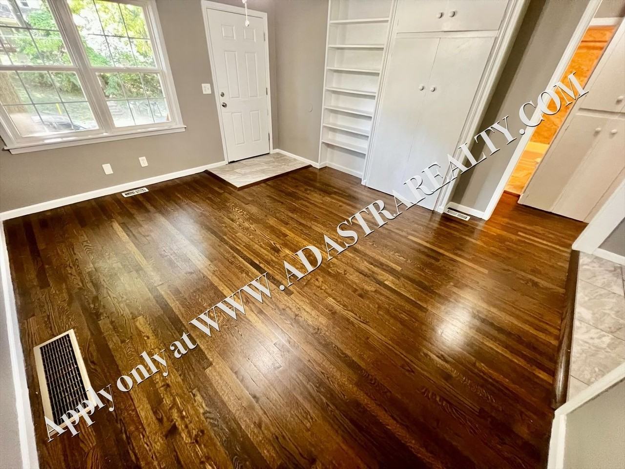 1019 1/2 S Glenwood Ave - Photo 4 of 12