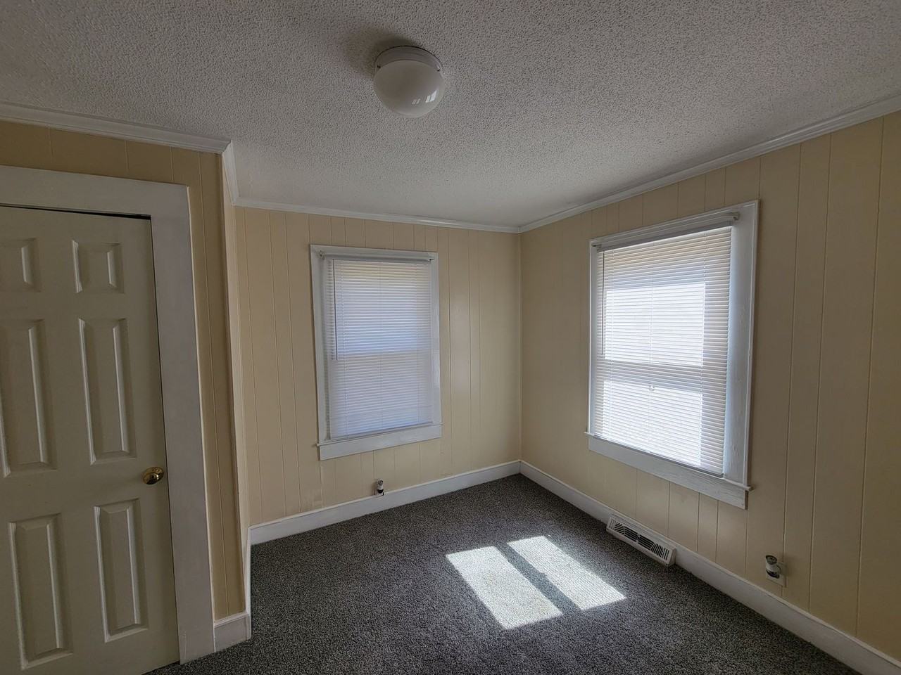 3801 Dawson Ave - Photo 2 of 10