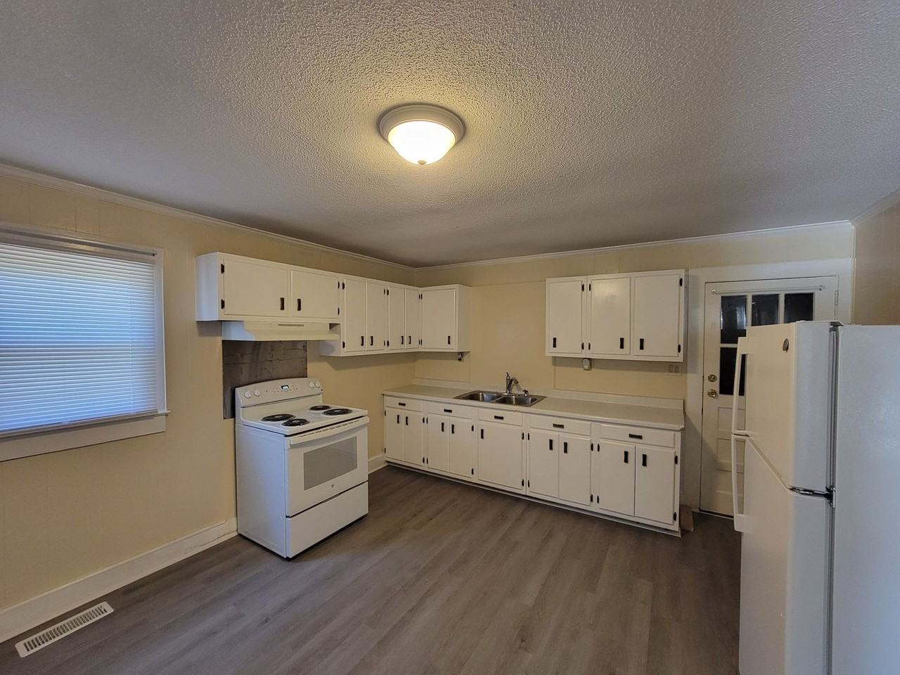 3801 Dawson Ave - Photo 5 of 10