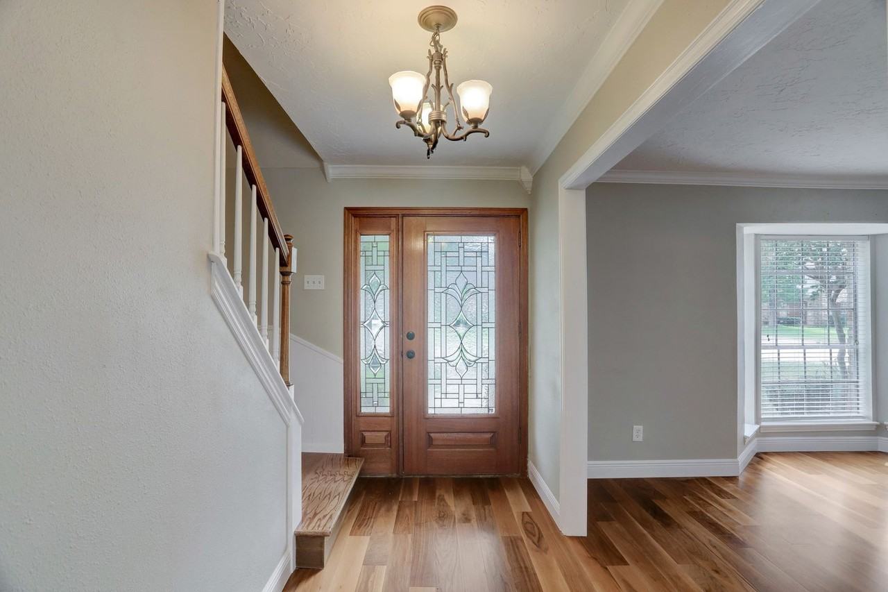 11634 Idlebrook Dr - Photo 2 of 12