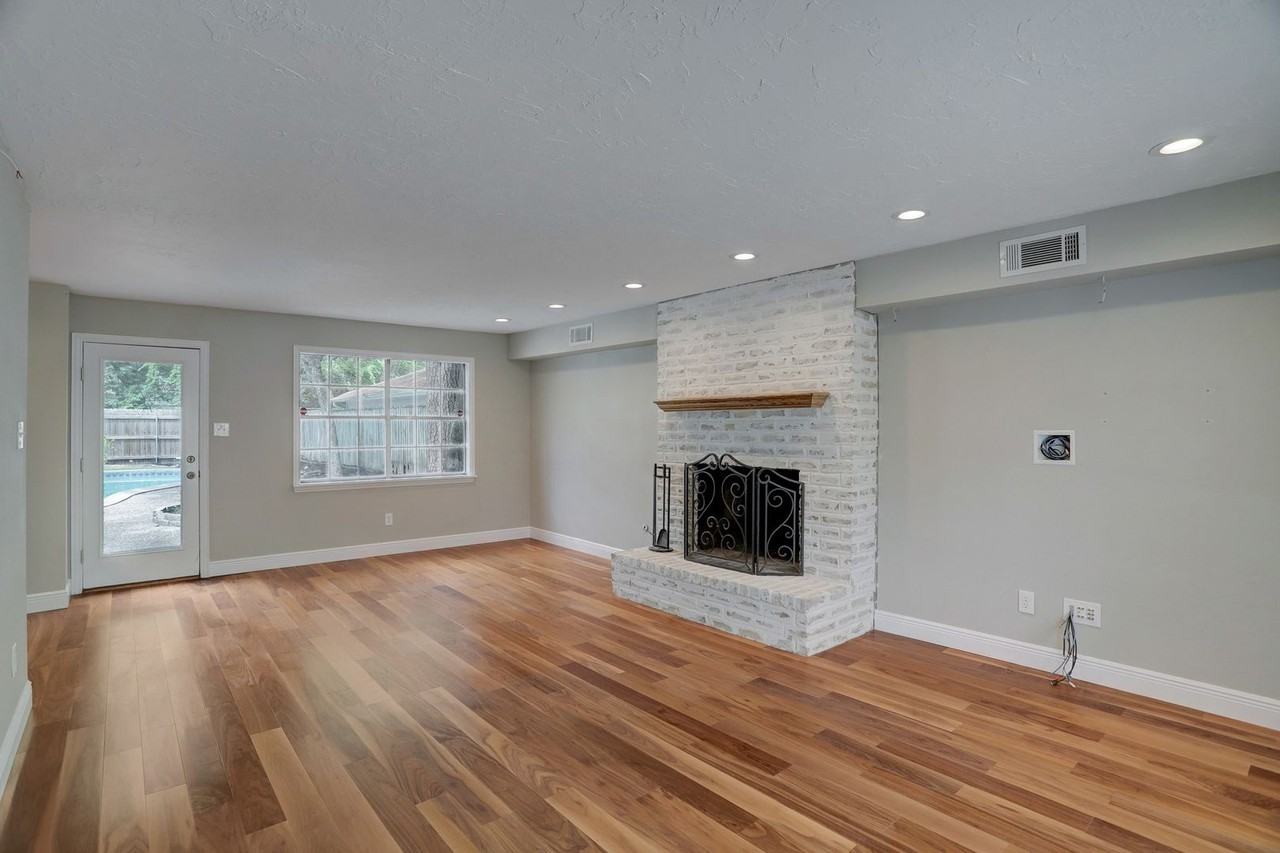 11634 Idlebrook Dr - Photo 3 of 12