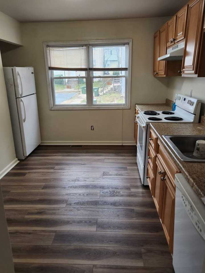 1857 Simons Ct - Photo 5 of 17