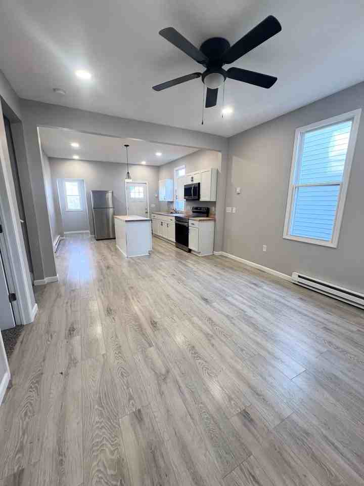 1444 Taylor St - Photo 3 of 36
