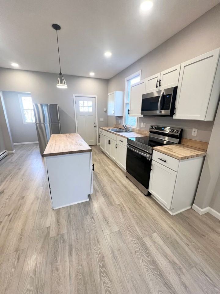 1444 Taylor St - Photo 5 of 36