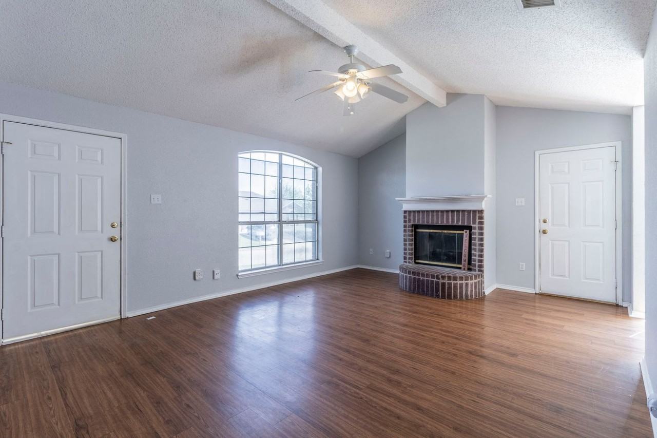 6433 Riverwater Trl - Photo 3 of 16