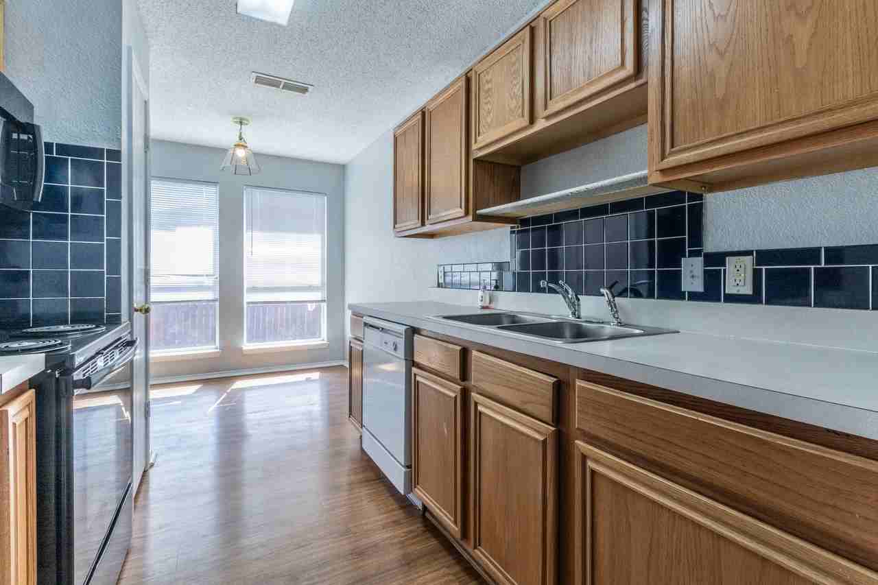 6433 Riverwater Trl - Photo 5 of 16