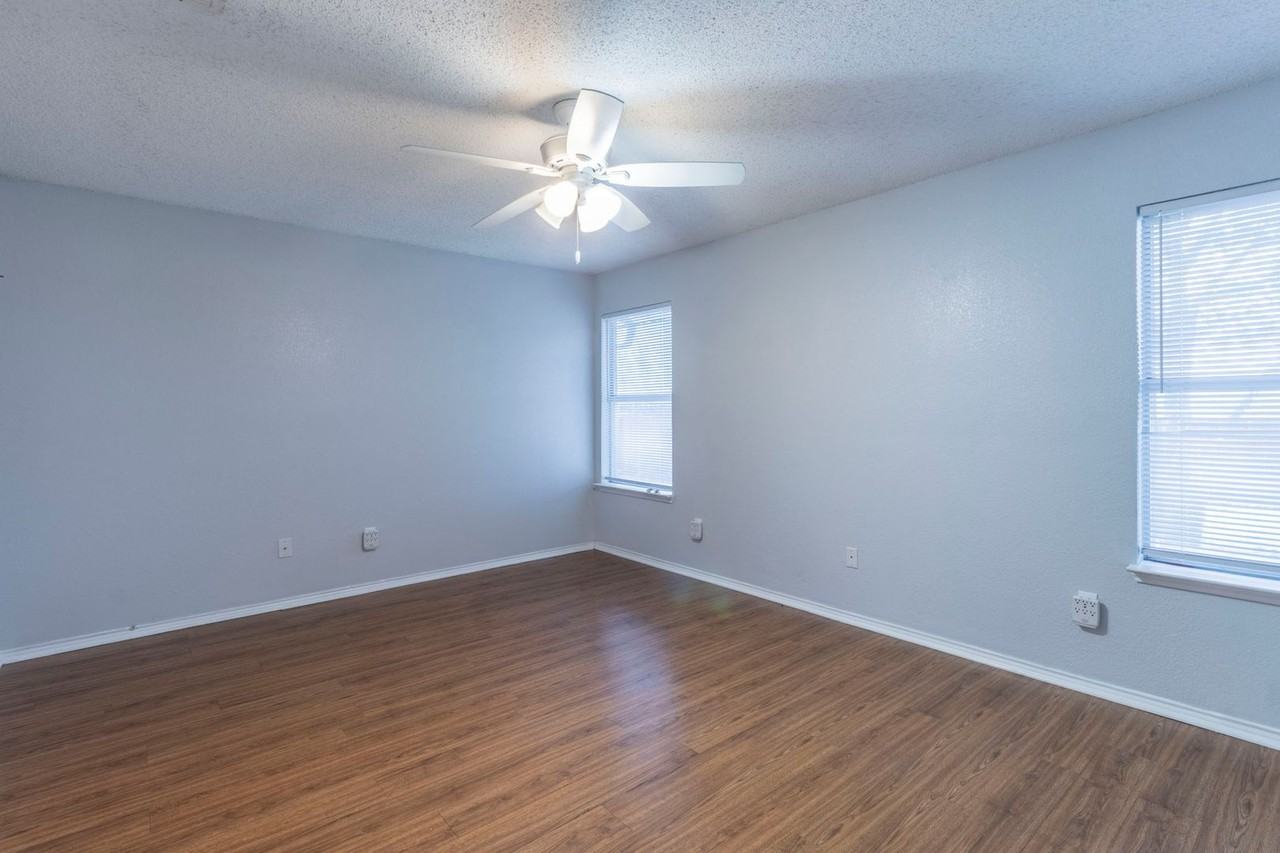 6433 Riverwater Trl - Photo 7 of 16