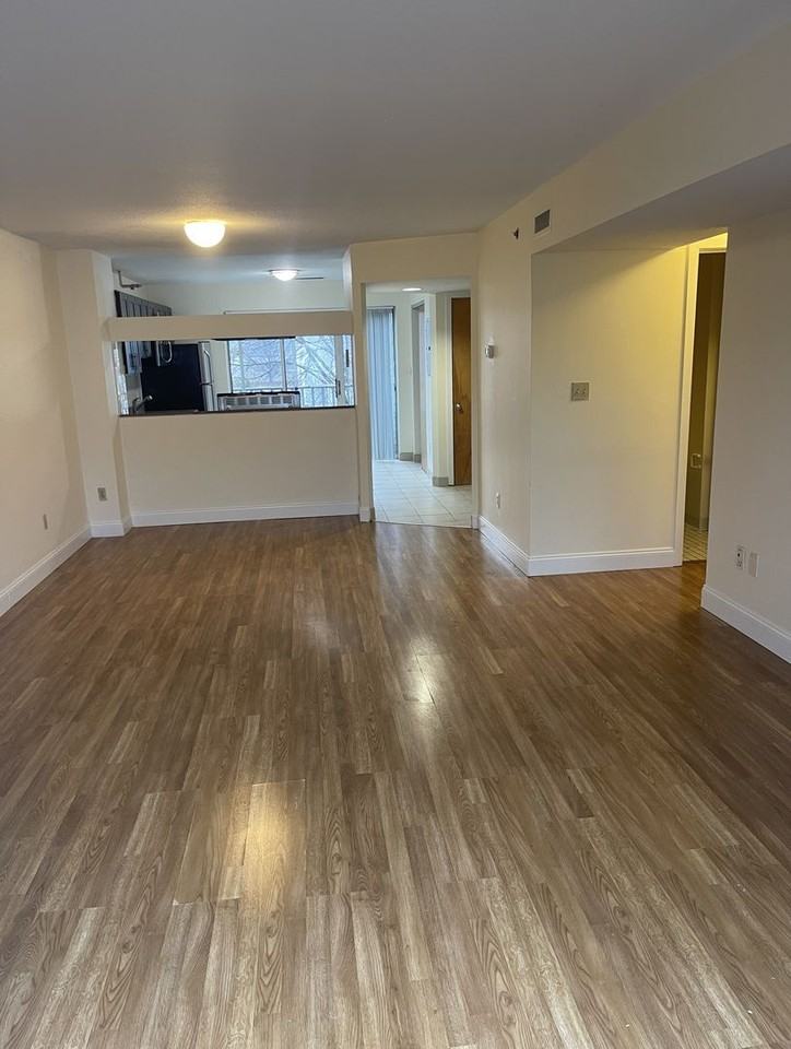 150 N Beacon St - Photo 6 of 23