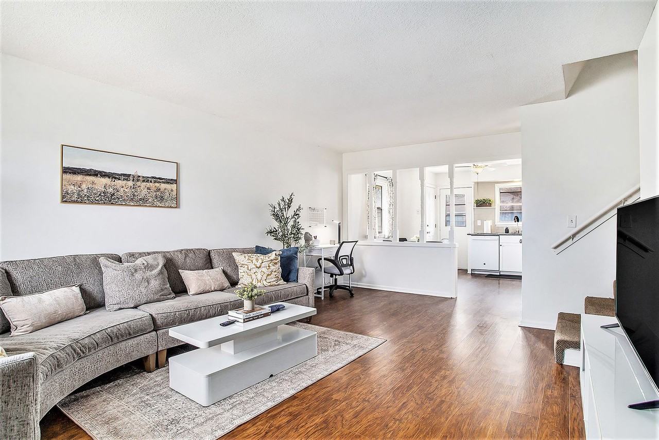 1708 Sw Sunset St - Photo 4 of 22