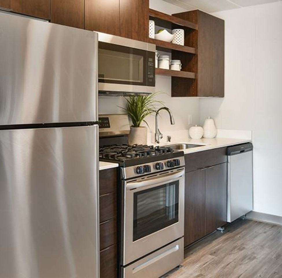 Oliver & Wendell - Photo 4 of 31