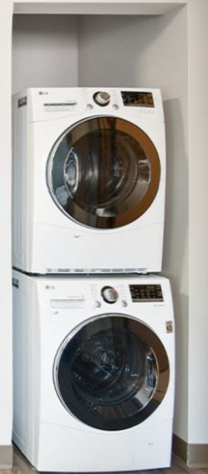 Oliver & Wendell - Photo 6 of 31