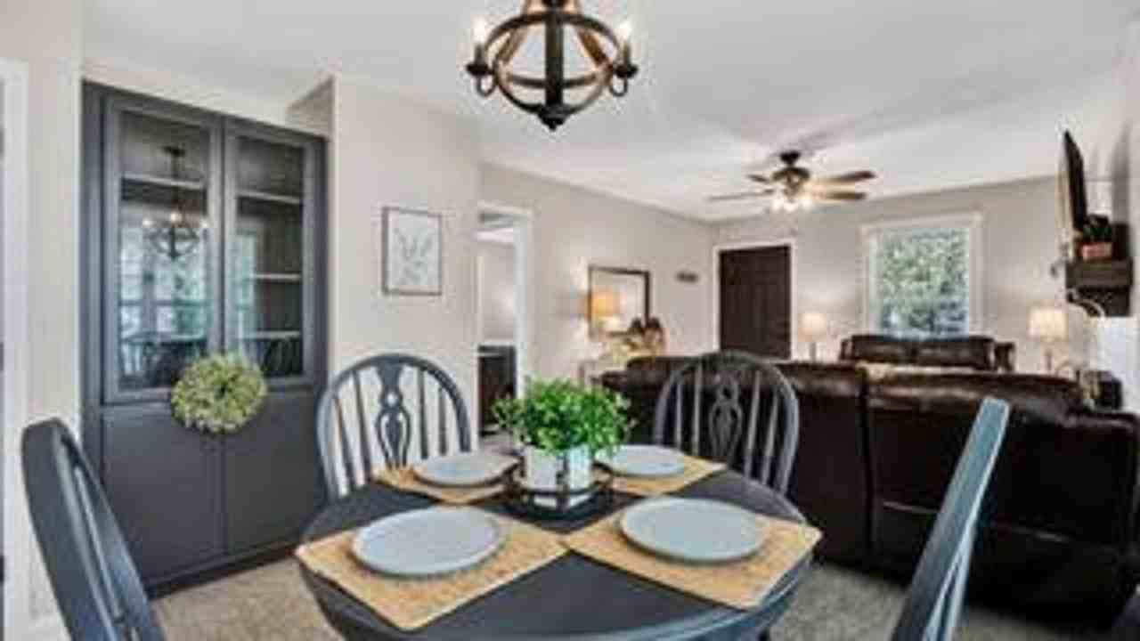 1320 Highland Ave Nw - Photo 2 of 12