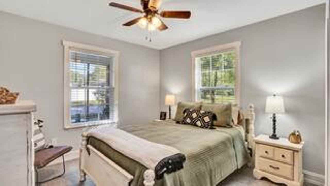 1320 Highland Ave Nw - Photo 3 of 12