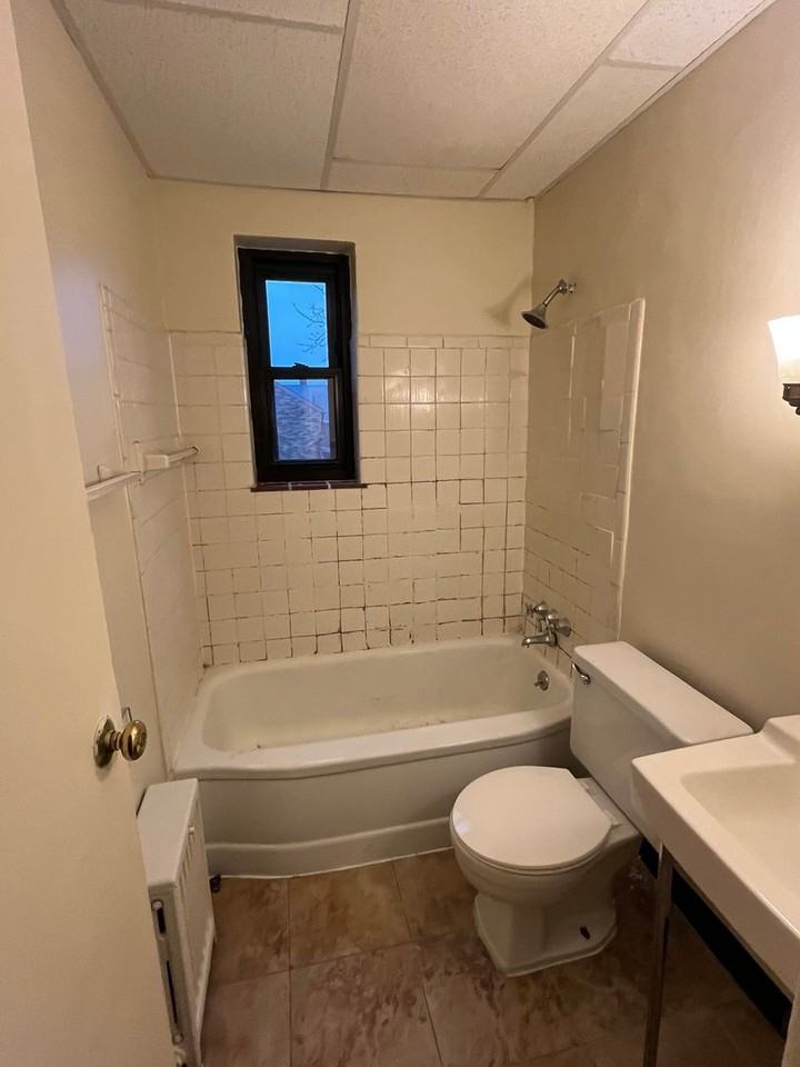 280 East 38th St - Photo 6 of 8