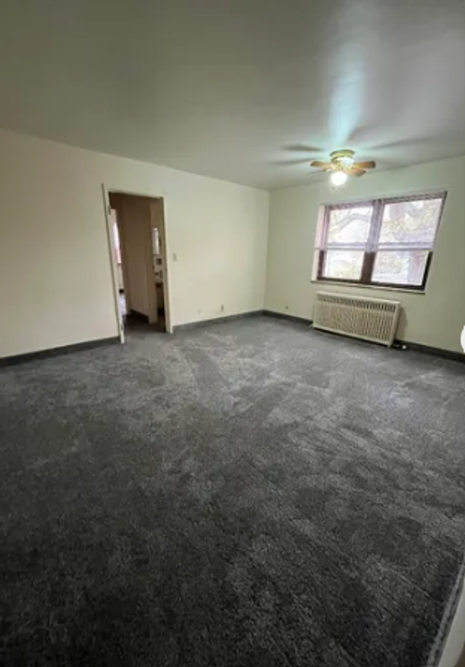 440 West 9th - Photo 2 of 11