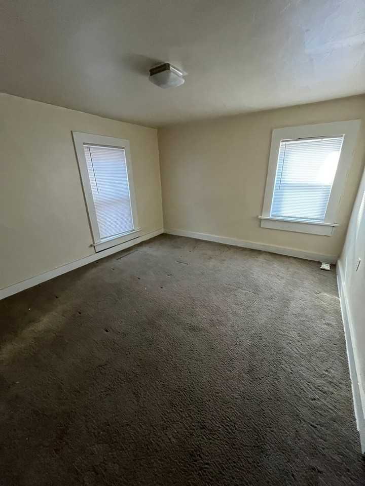 918 Myrtle St - Photo 3 of 7