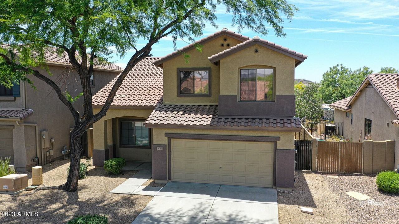 39768 N High Noon Way - Photo 2 of 34
