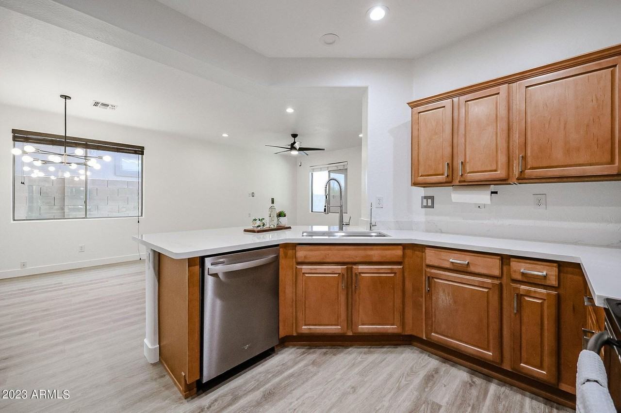 39768 N High Noon Way - Photo 6 of 34