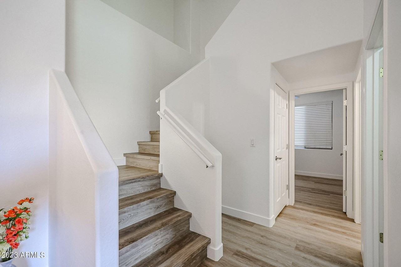 39768 N High Noon Way - Photo 7 of 34
