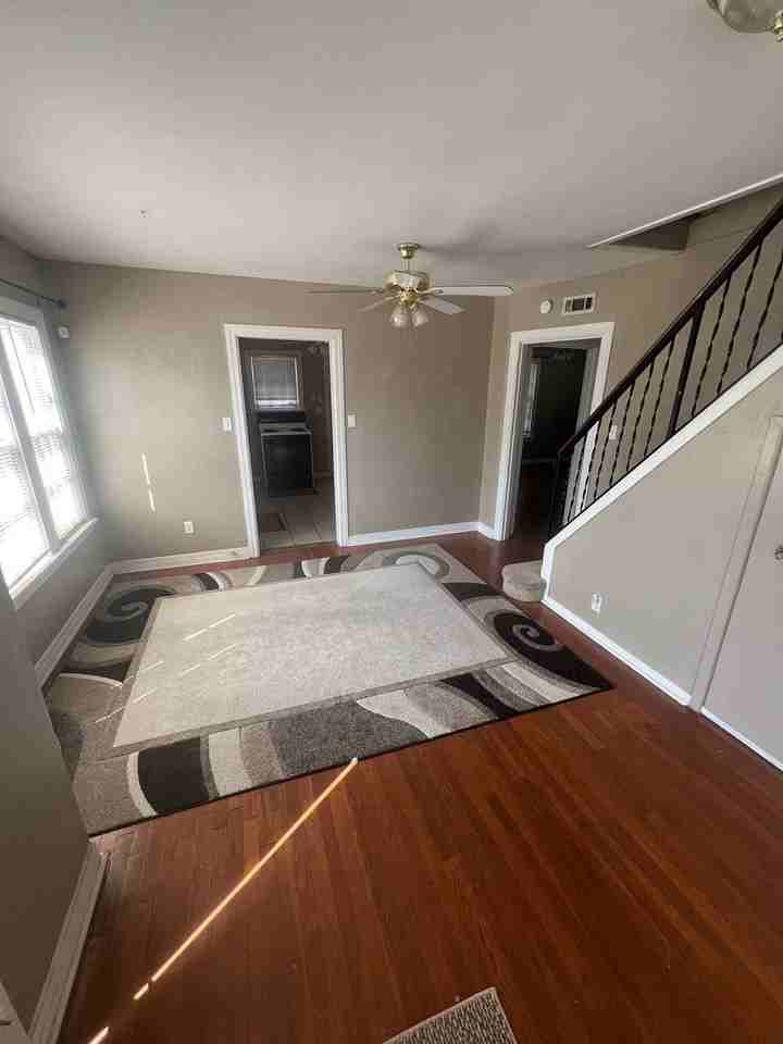 2412 25th St - Photo 4 of 15